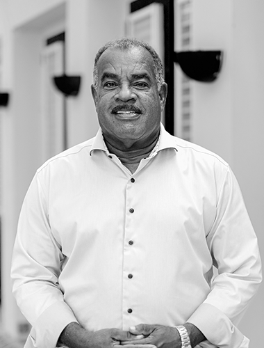 Employee portrait. Advances awareness and equality, participating in intergenerational dialogue and collective commemoration for a future free from slavery's legacy.